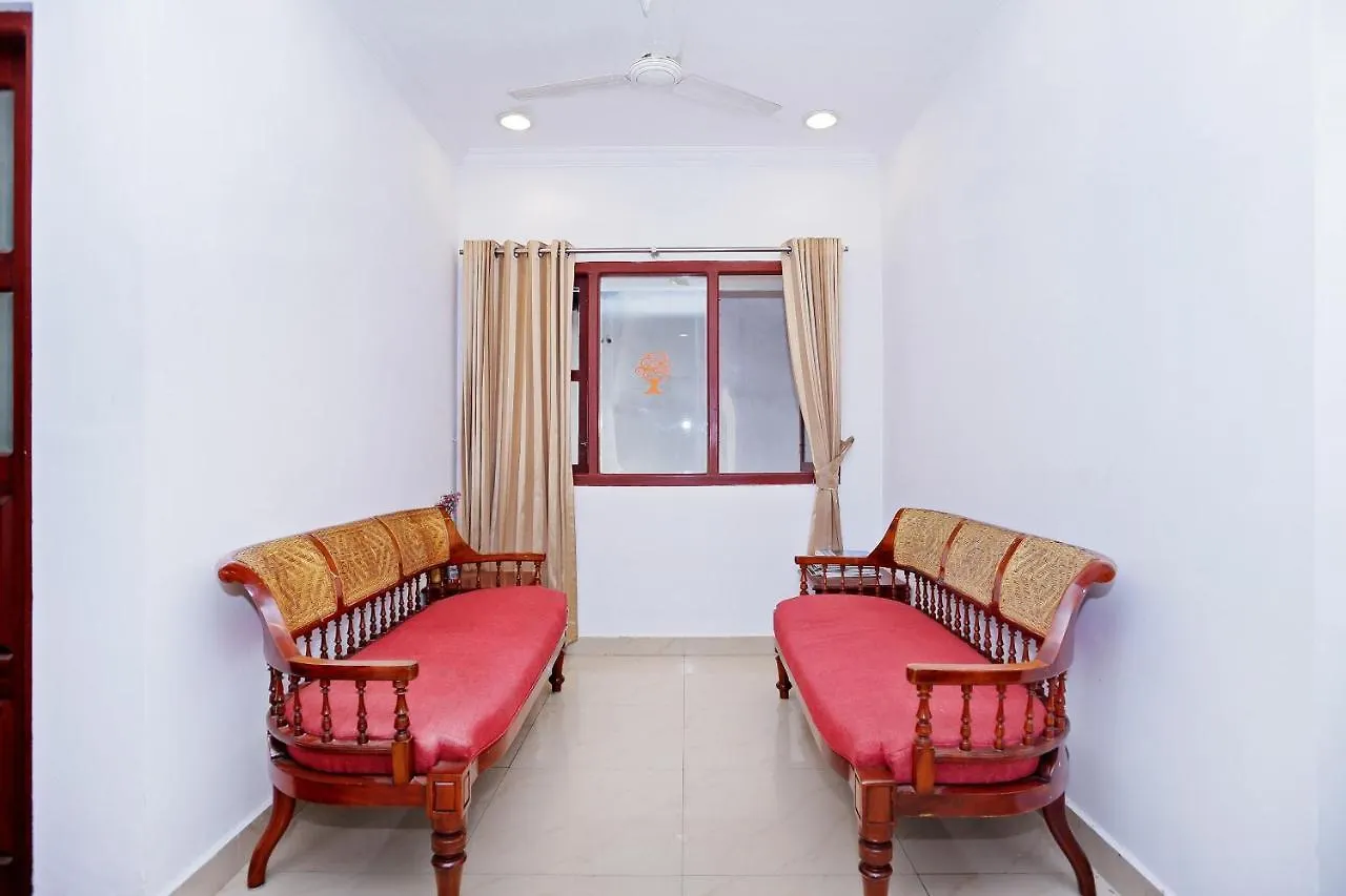 Vaccinated Staff- Oyo Flagship 40093 Hotel Fort Castle